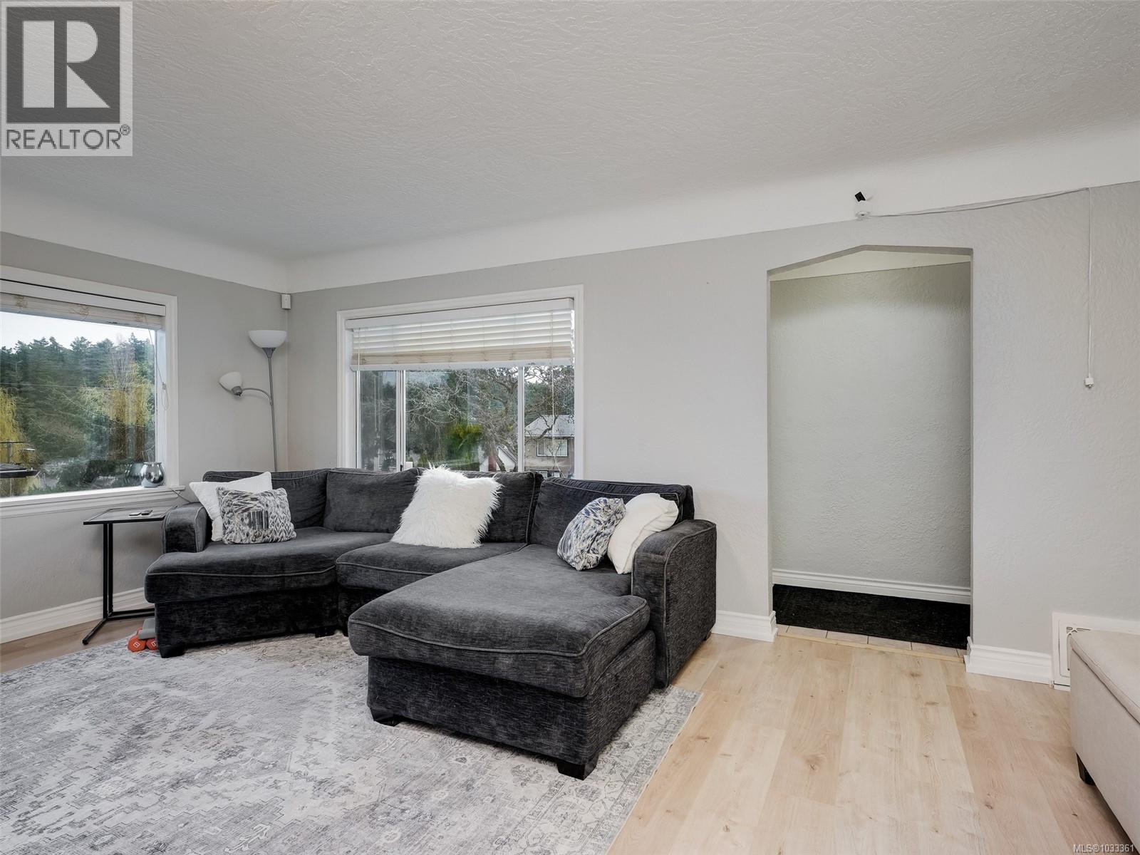 3044 Austin Ave, Saanich, British Columbia  V9A 2L2 - Photo 5 - 1033361