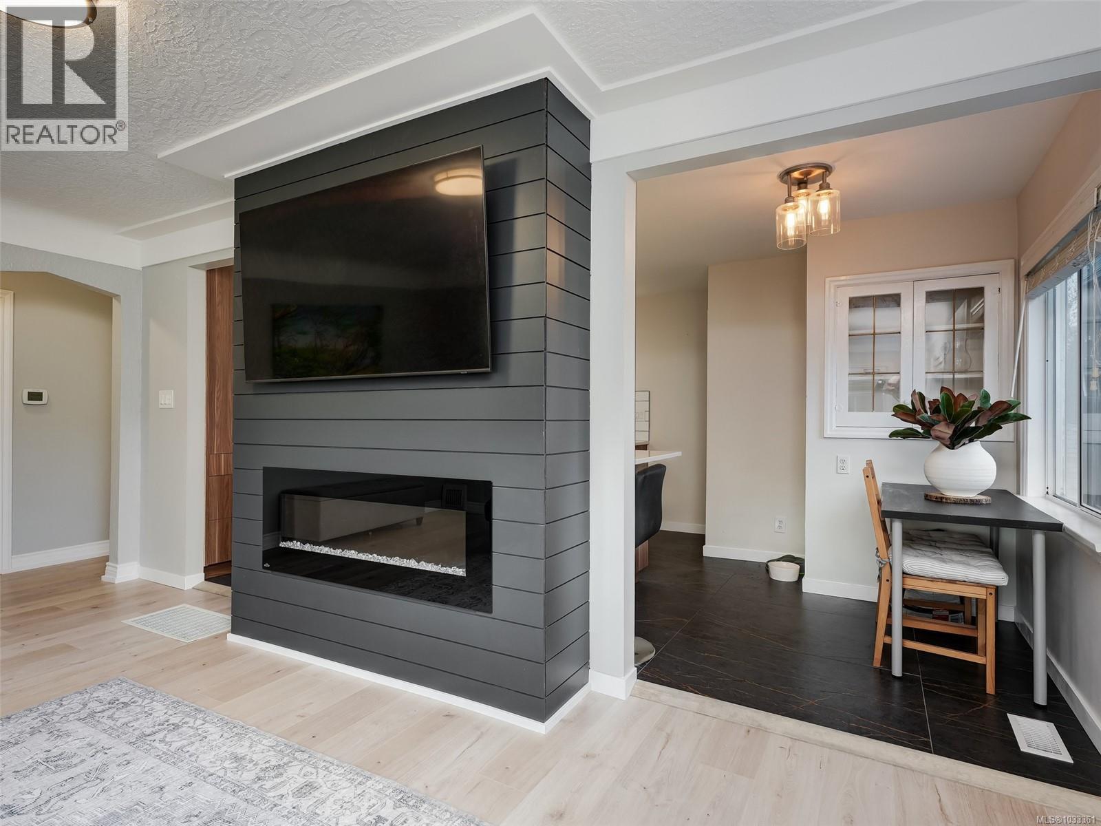 3044 Austin Ave, Saanich, British Columbia  V9A 2L2 - Photo 6 - 1033361