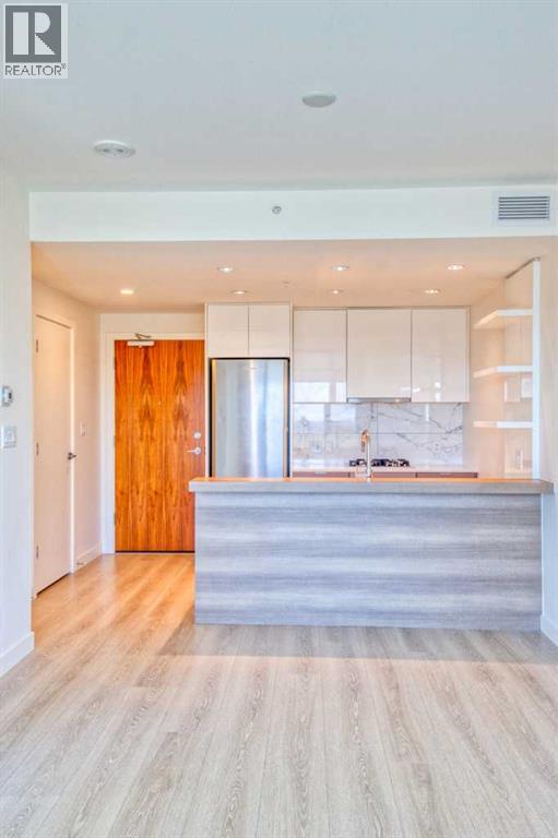 1604, 108 Waterfront Court Sw, Calgary, Alberta  T2P 1K7 - Photo 4 - A2292300