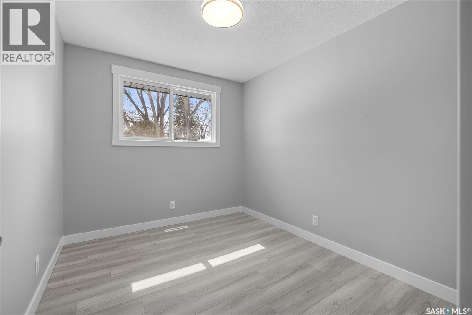 819 Shannon Road, Regina, Saskatchewan  S4S 5K1 - Photo 11 - SK033835