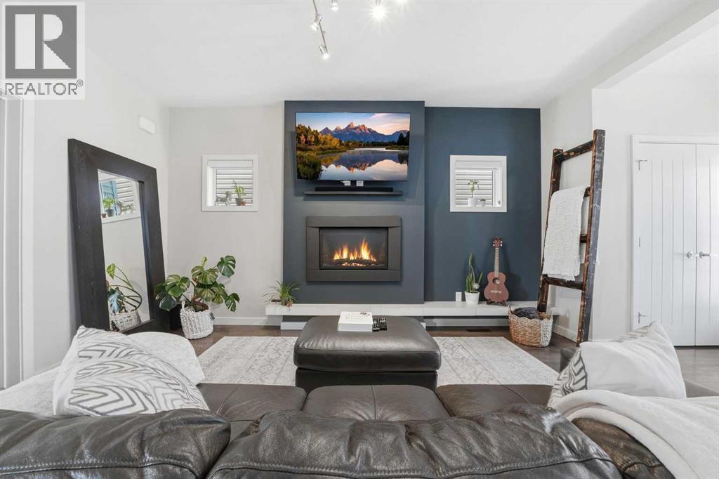 56 Ravensmoor Manor Se, Airdrie, Alberta  T4A 0G9 - Photo 2 - A2299178