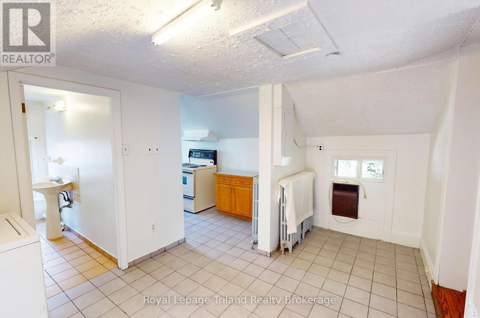 Upper - 1bed - 52 Wellington Street S, Woodstock, Ontario  N4S 3H6 - Photo 5 - X13038860