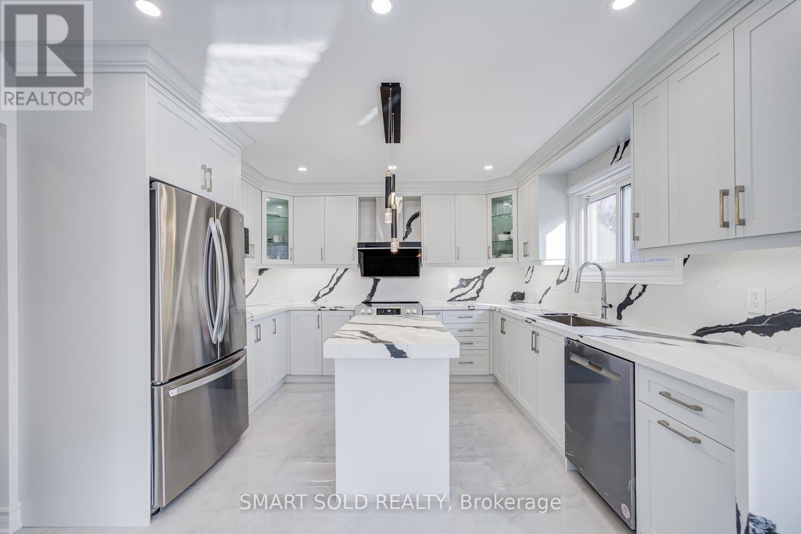 33 Love Crescent, Ajax, Ontario  L1S 4T3 - Photo 11 - E13038934