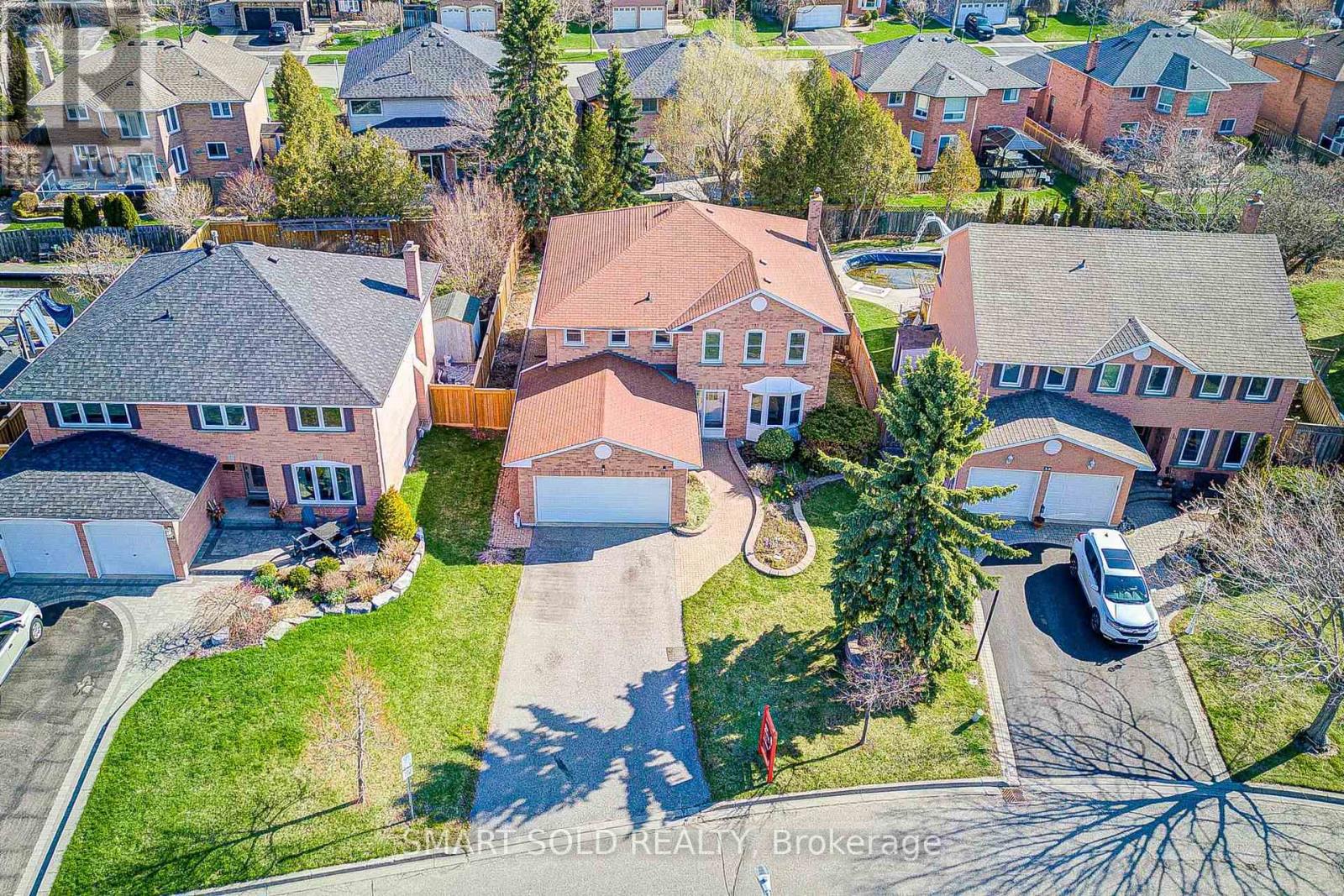 33 Love Crescent, Ajax, Ontario  L1S 4T3 - Photo 2 - E13038934