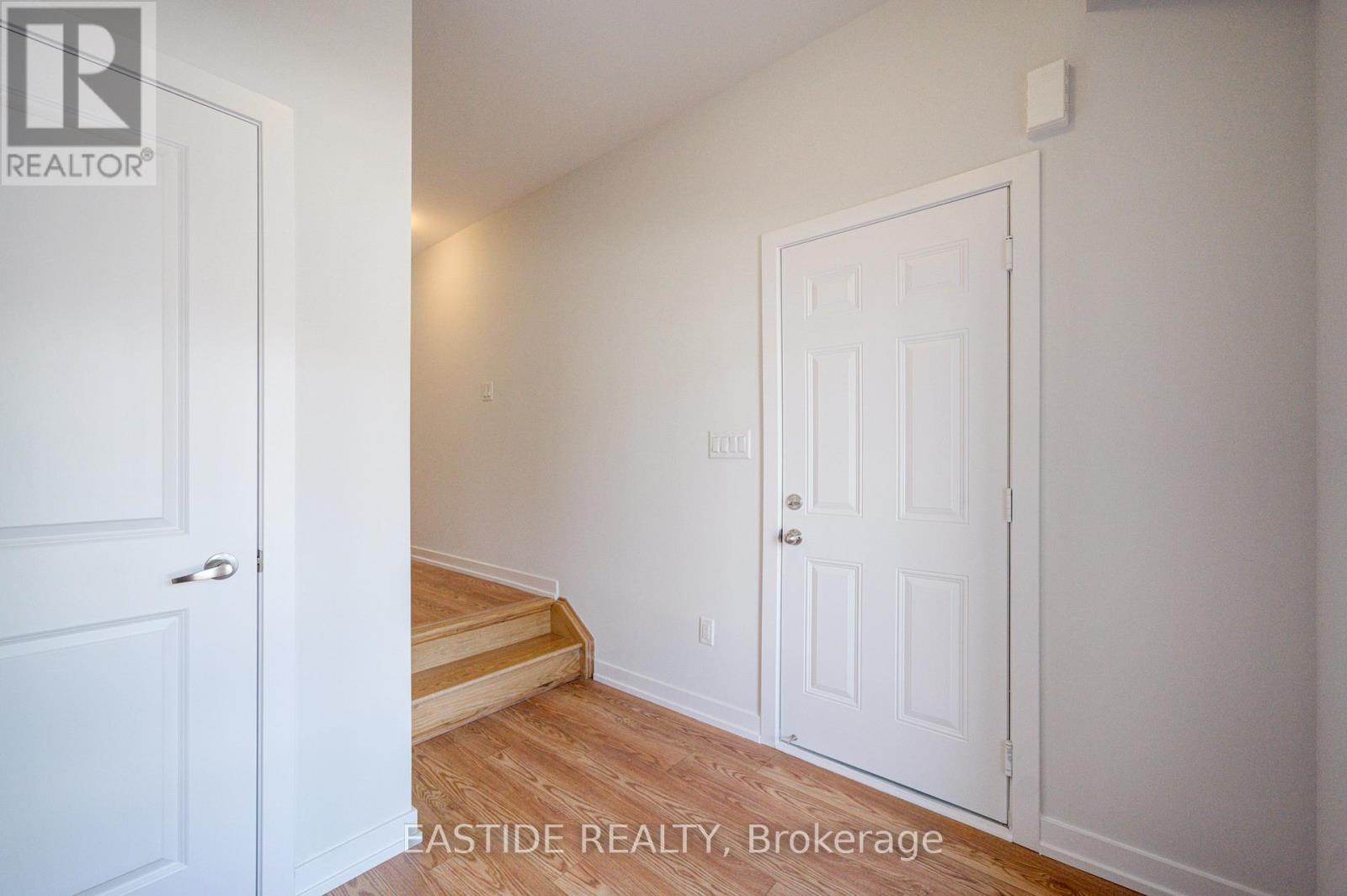 36 Danielle Moore Circle, Toronto, Ontario  M1P 2S7 - Photo 6 - E13038938