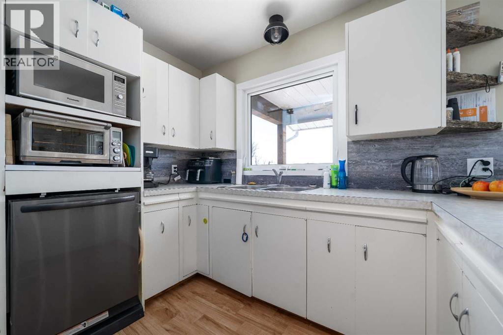 104040 Range Road 111, Bow Island, Alberta  T0K 0G0 - Photo 7 - A2303888