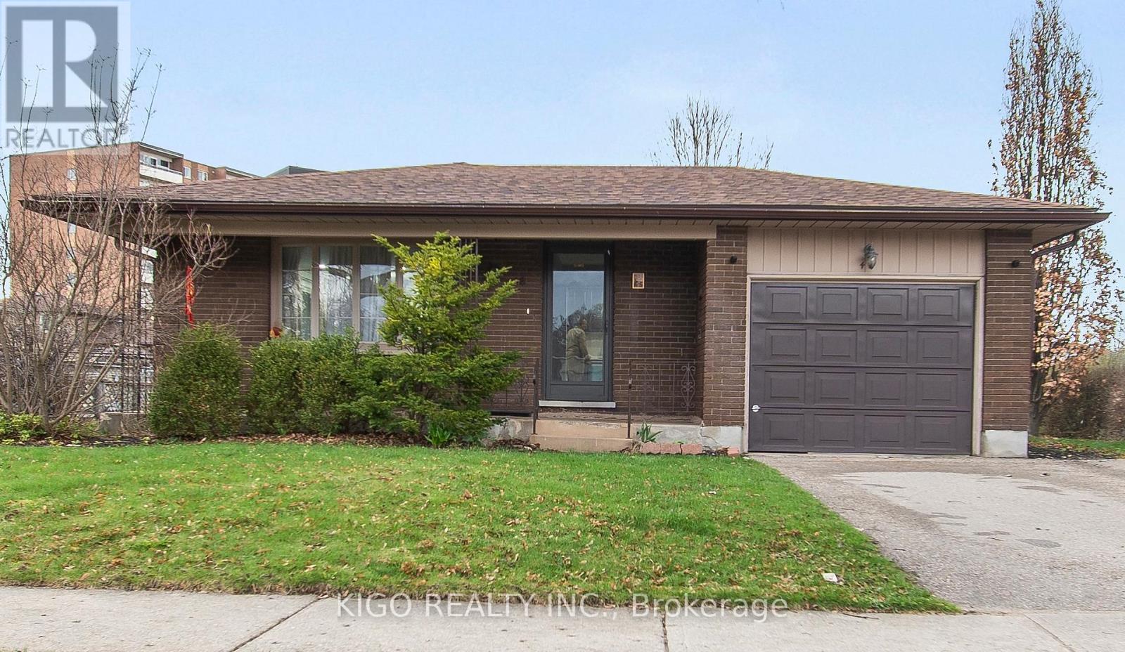 42 TUPPER CRESCENT, Kitchener, Ontario