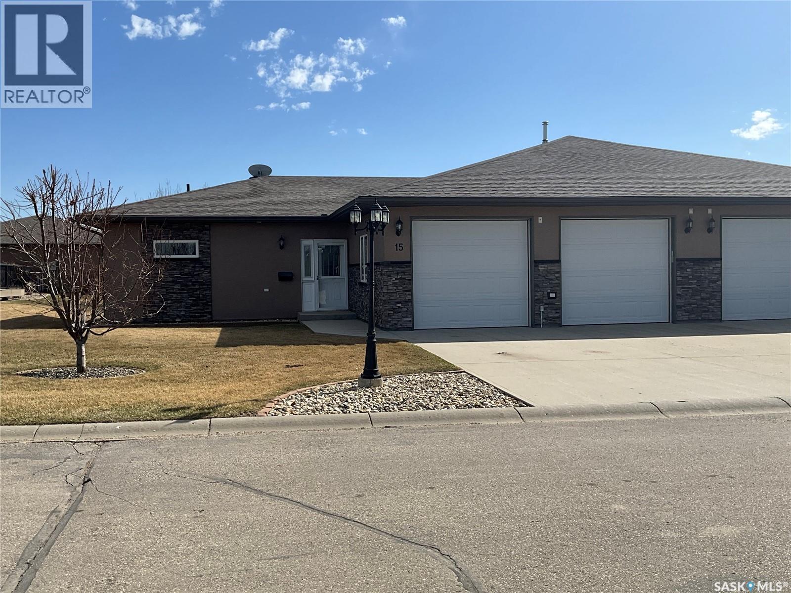 15 1590 4th AVENUE NW, Moose Jaw, Saskatchewan
