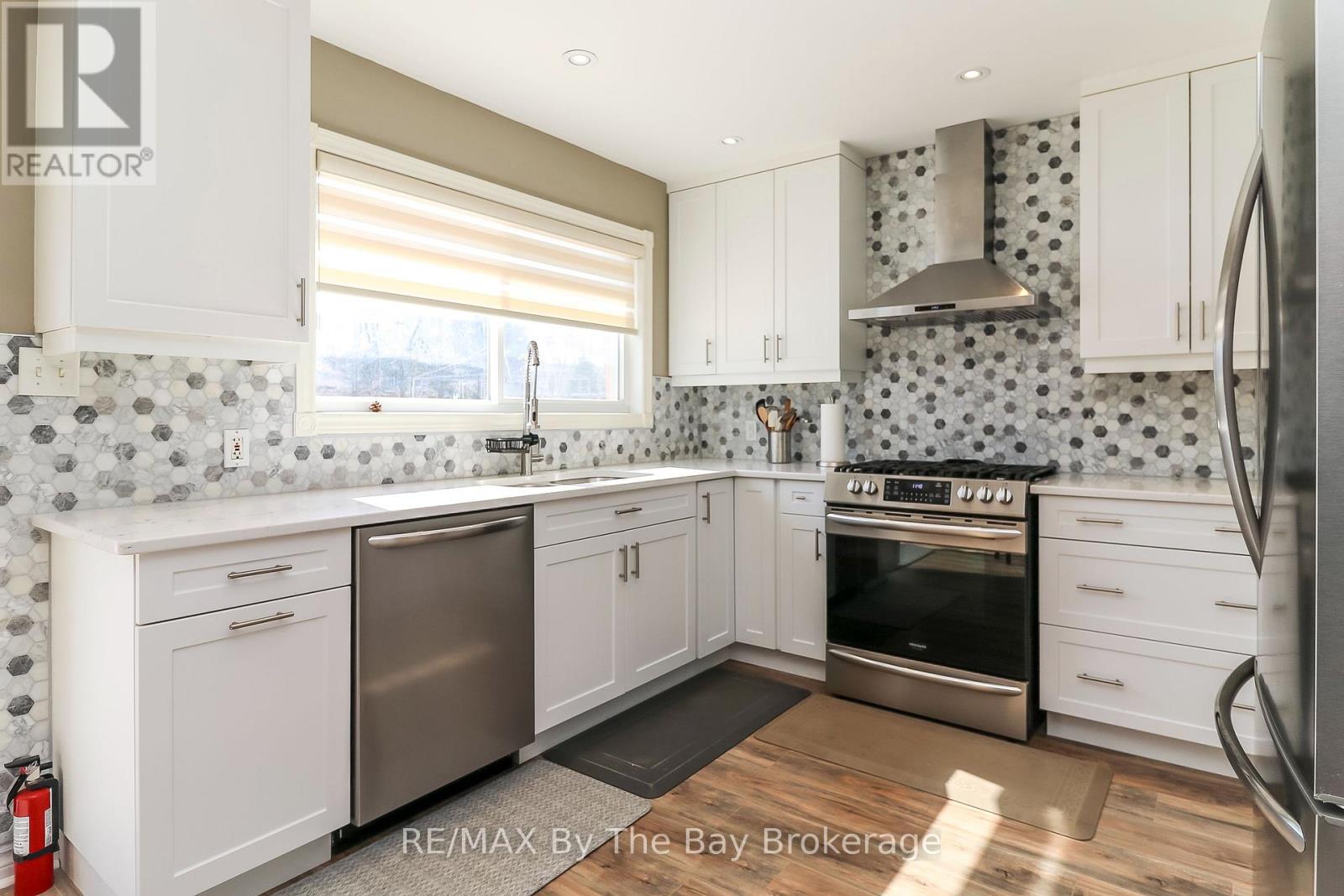 437 Ramblewood Drive, Wasaga Beach, Ontario  L9Z 1P3 - Photo 19 - S12864816