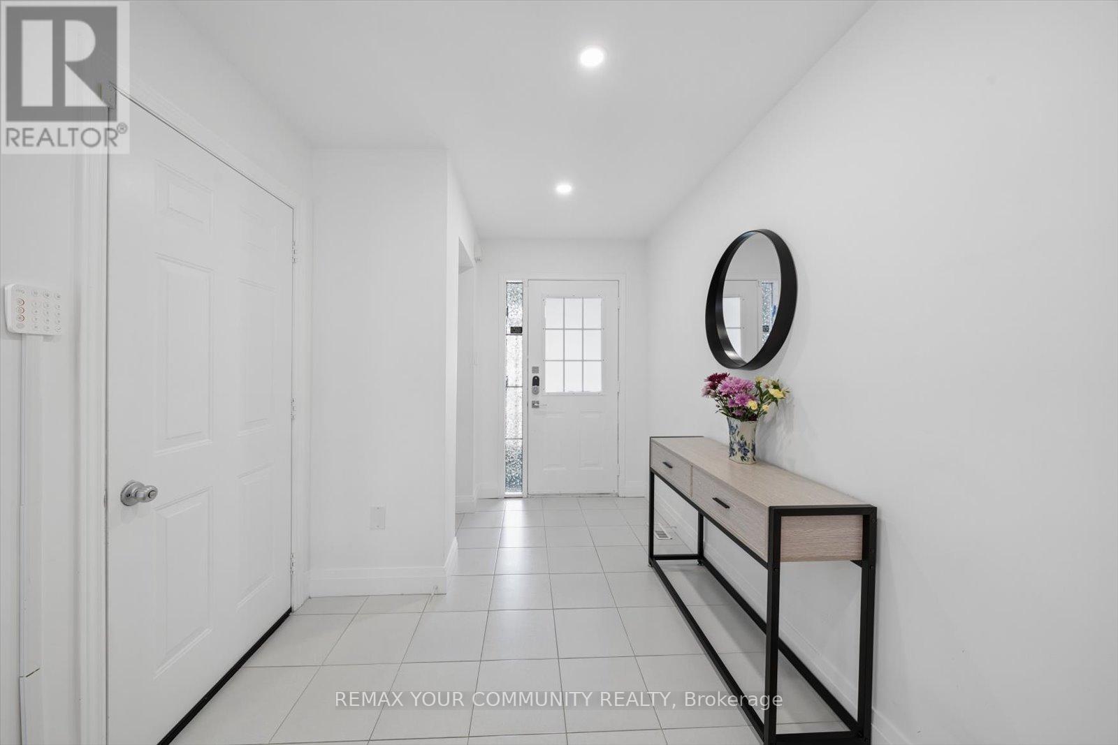 133 Novella Road, Vaughan, Ontario  L4K 5K6 - Photo 4 - N13038960