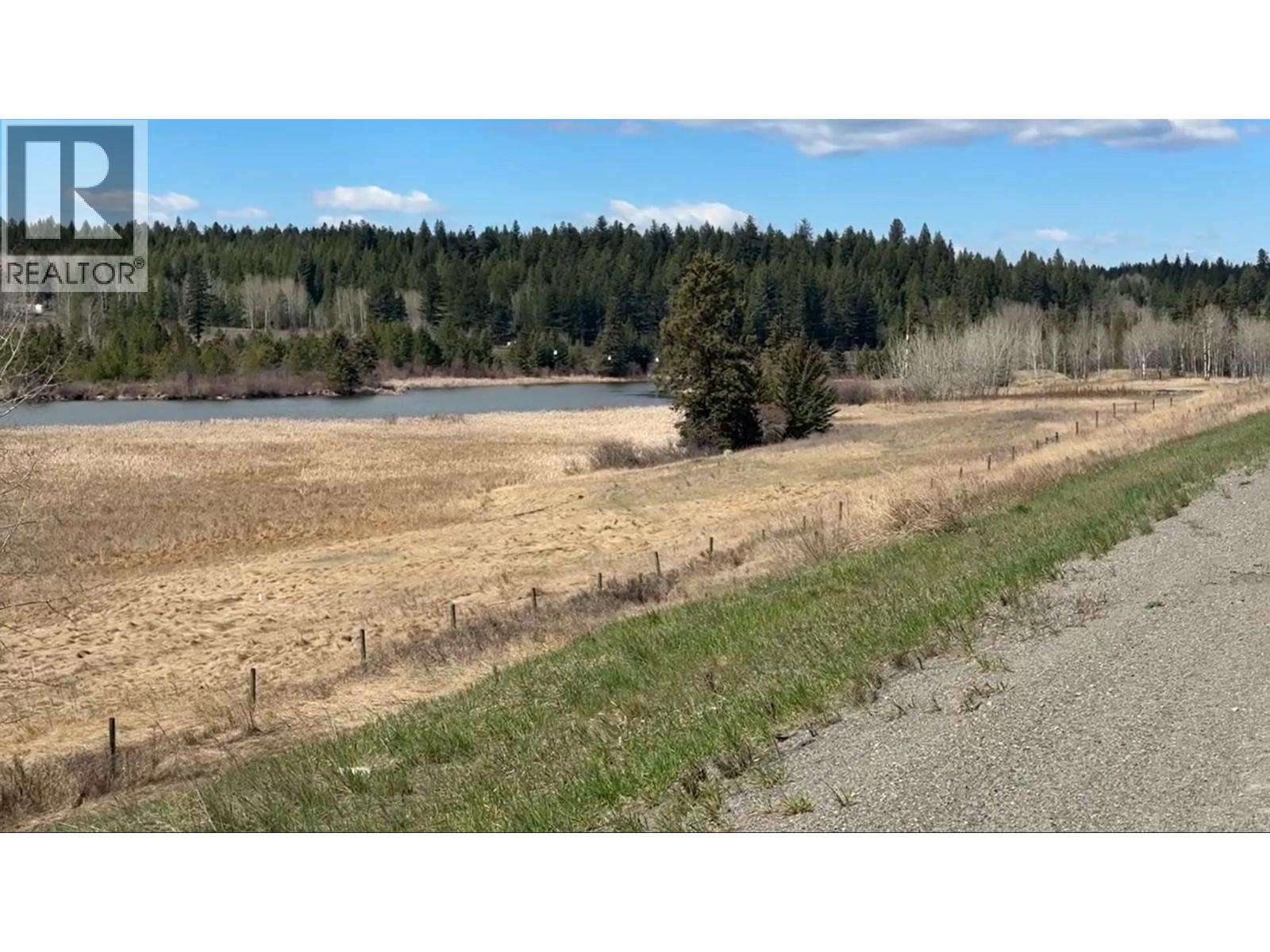 3440 Dunsmuir Road, Lac La Hache, British Columbia  V2J 6V6 - Photo 14 - R3113105