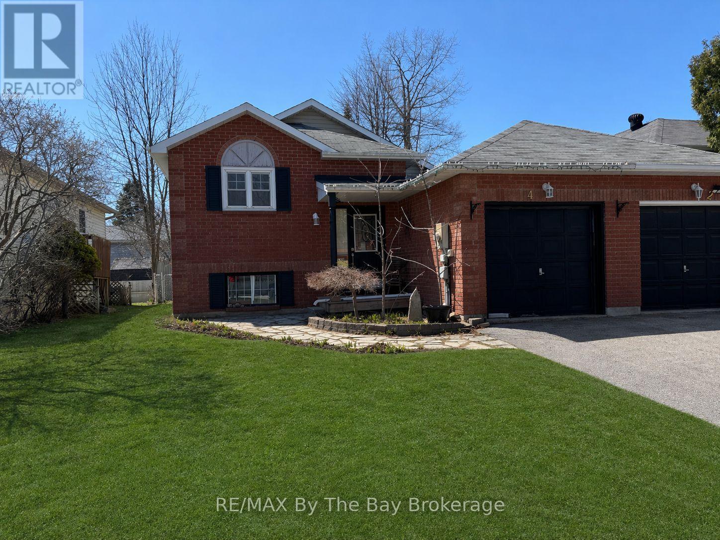 4 Donald Crescent, Wasaga Beach, Ontario  L9Z 1E1 - Photo 10 - S12942586