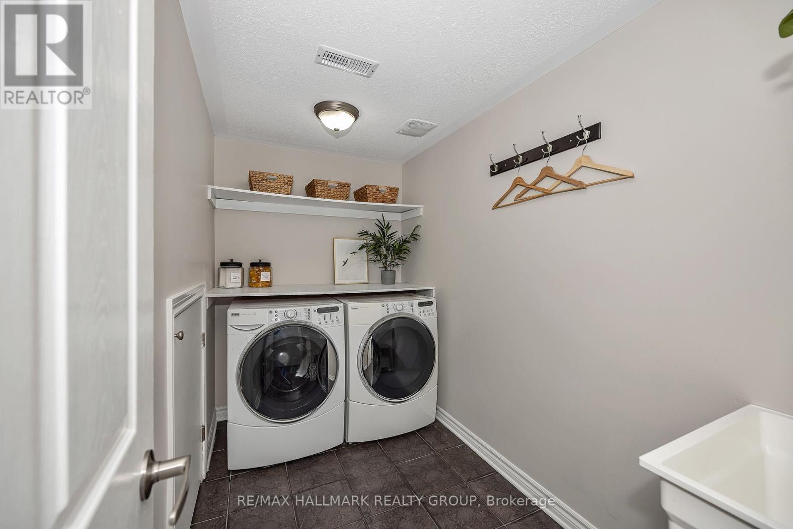 618 Martinique Lane, Ottawa, Ontario  K2S 0L9 - Photo 9 - X13038872