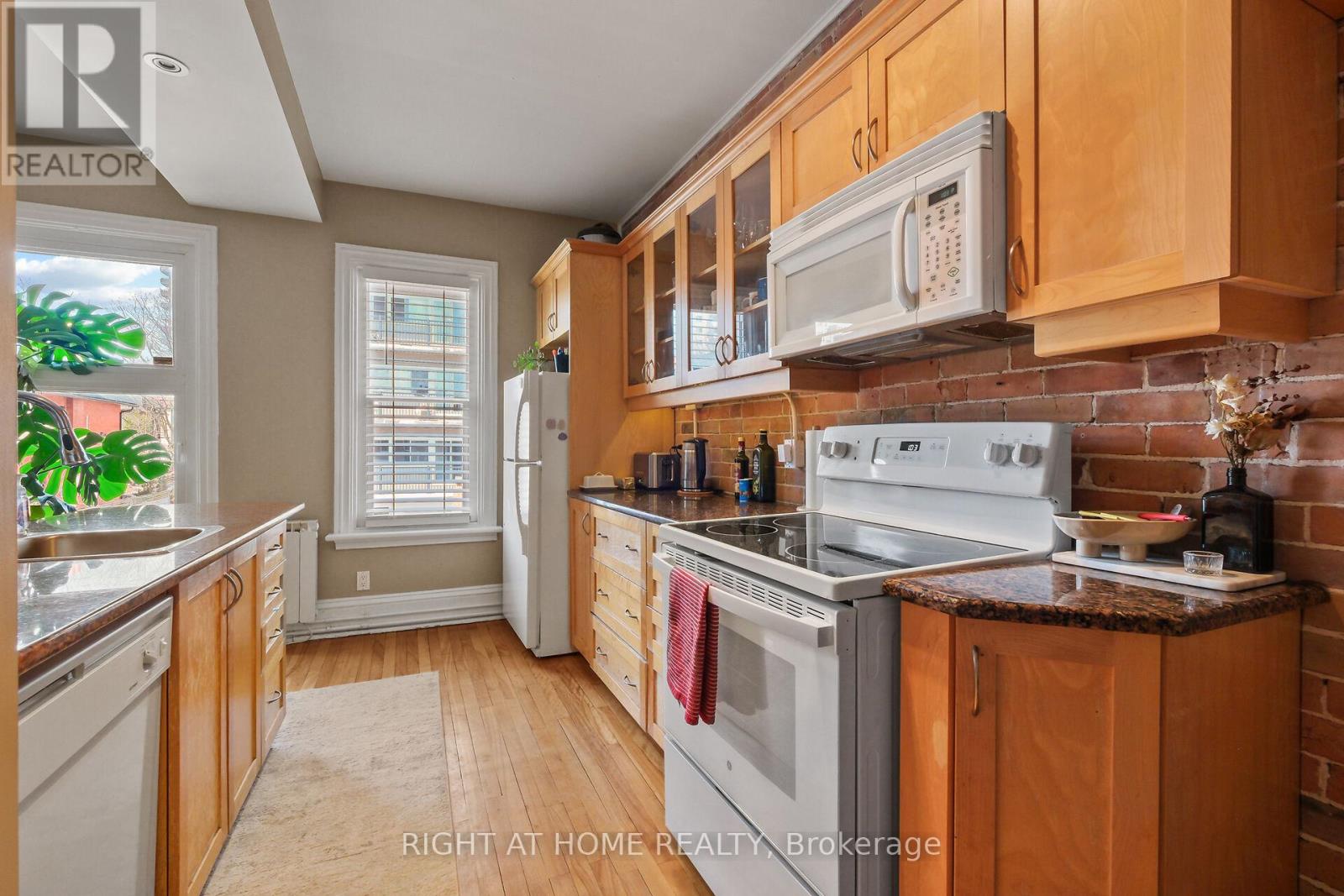 93 Gilmour Street, Ottawa, Ontario  K2P 0N5 - Photo 6 - X13038902