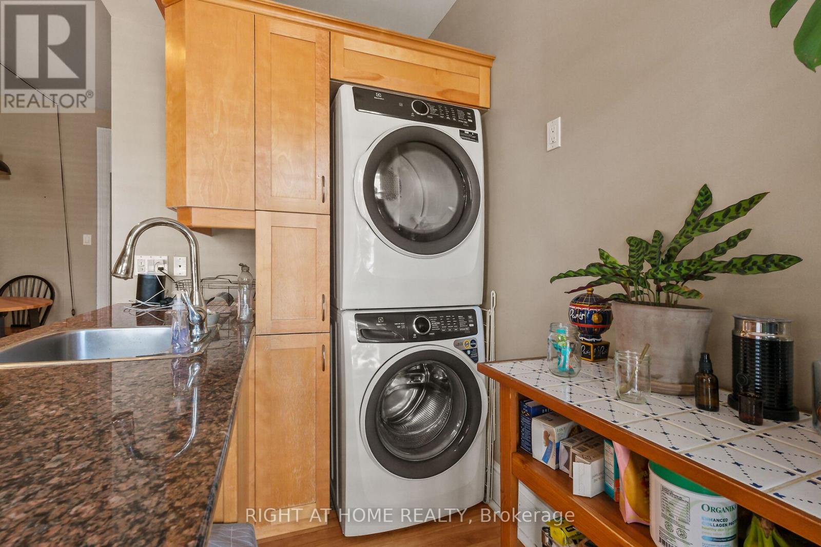 93 Gilmour Street, Ottawa, Ontario  K2P 0N5 - Photo 9 - X13038902