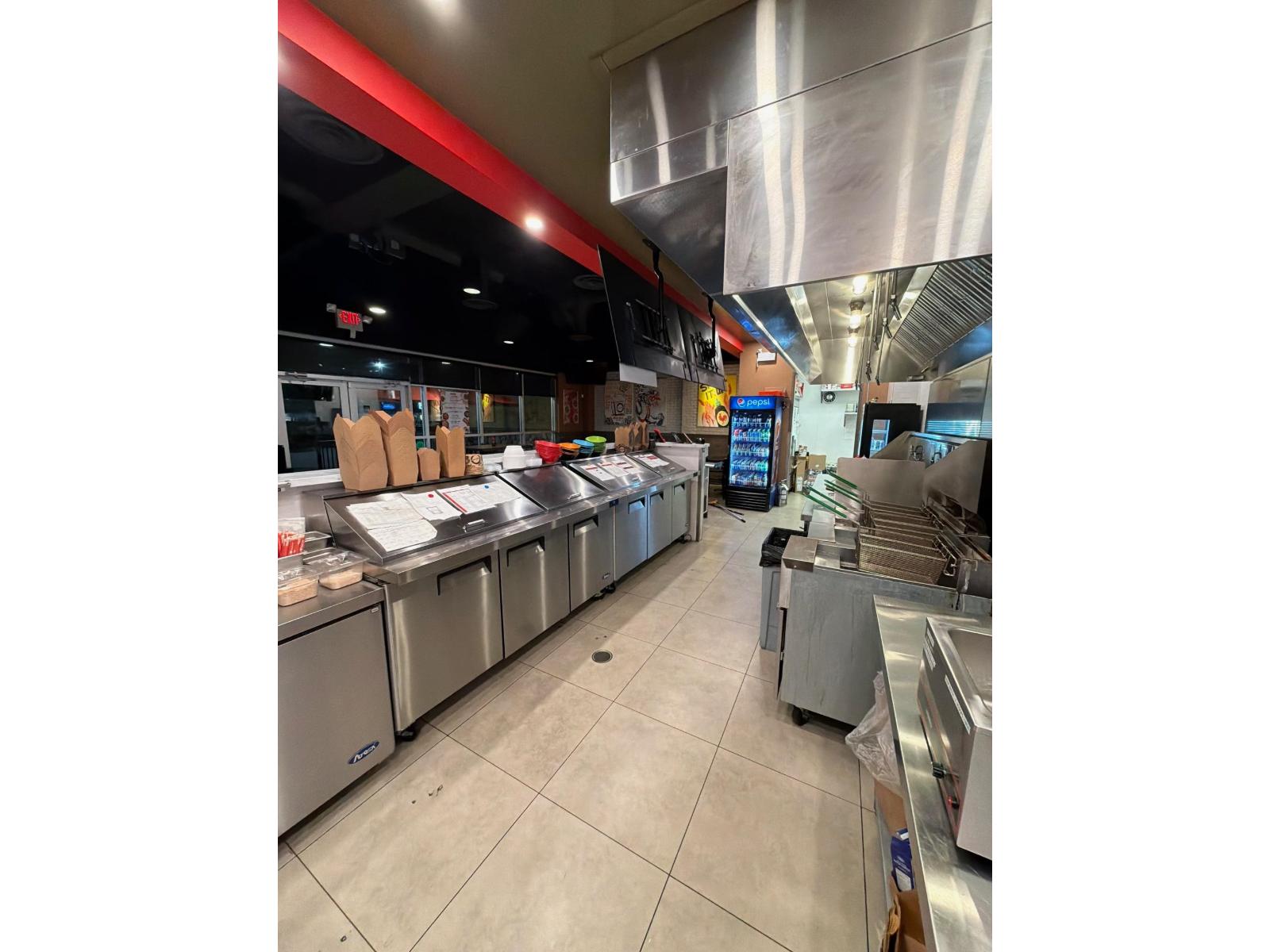 318 8249 Eagle Landing Parkway, West Chilliwack, Chilliwack, British Columbia  V2R 0P9 - Photo 2 - C8078176