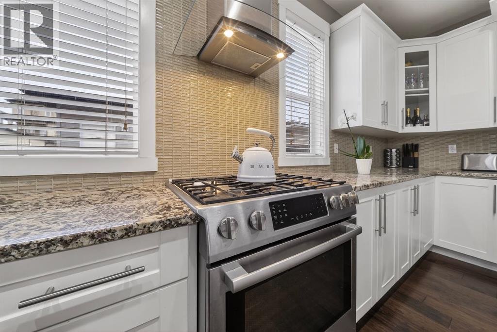 229 Rainbow Falls Glen, Chestermere, Alberta  T1X 0S6 - Photo 11 - A2298551