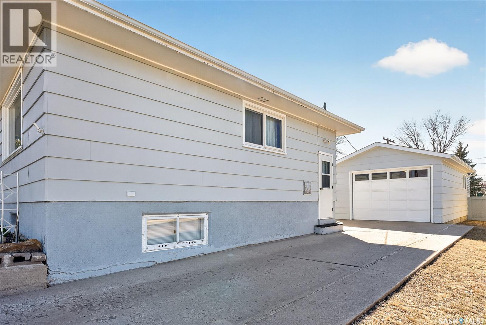 1320 Grafton Avenue, Moose Jaw, Saskatchewan  S6H 3S8 - Photo 75 - SK033830