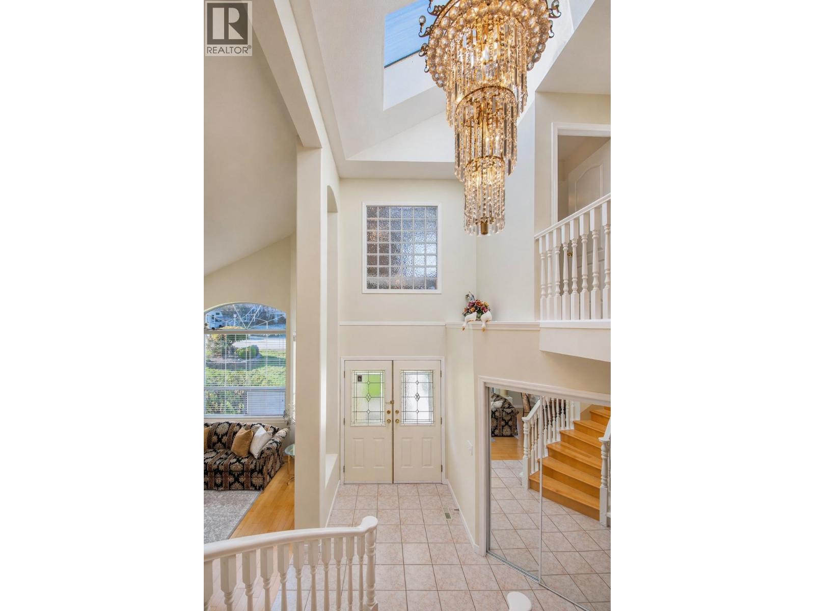 2946 Blackbear Court, Coquitlam, British Columbia  V3E 3A2 - Photo 3 - R3114581