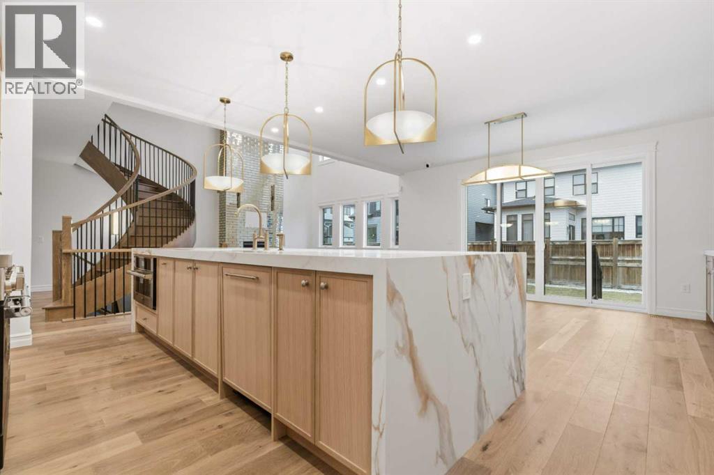 356 Greenwich Drive Nw, Calgary, Alberta  T3B 6P4 - Photo 15 - A2296232