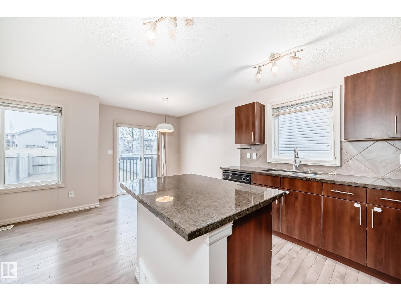 1285 Cunningham Dr SW, Edmonton, Alberta  T6W 0R7 - Photo 3 - E4473850