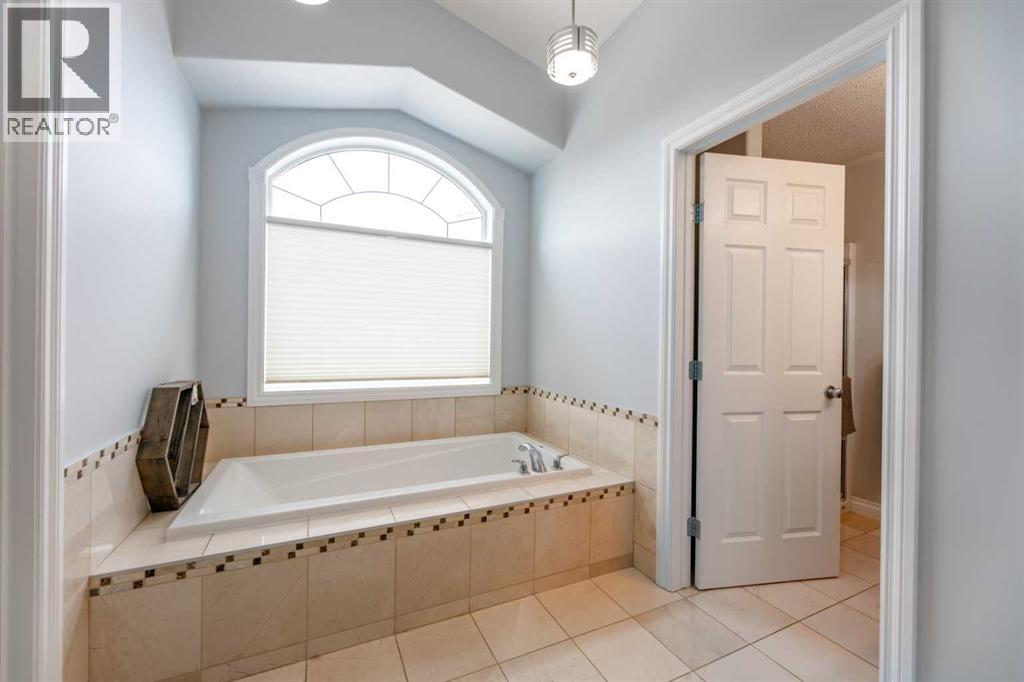 165 Muldoon Crescent, Hinton, Alberta  T7V 0A1 - Photo 18 - A2304454