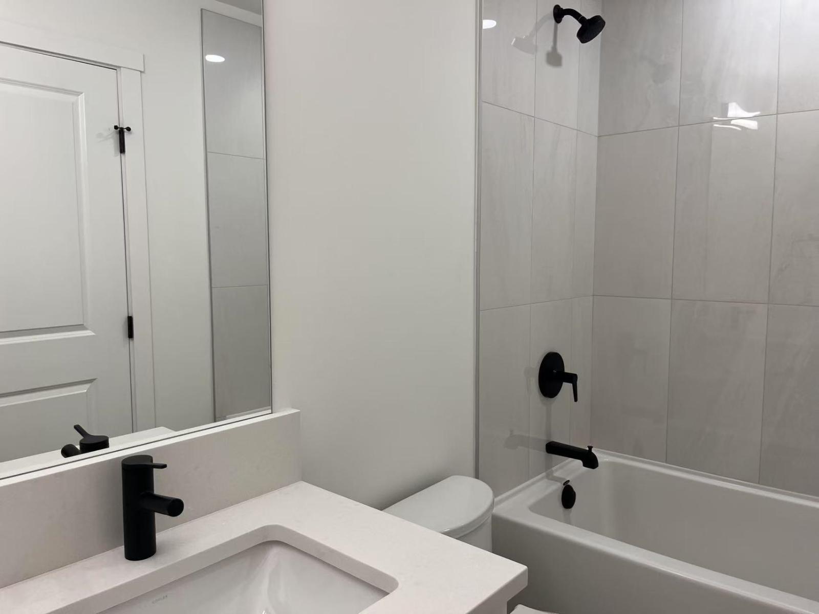 416 3528 146a Street, Surrey, British Columbia  V4P 0H4 - Photo 38 - R3115216