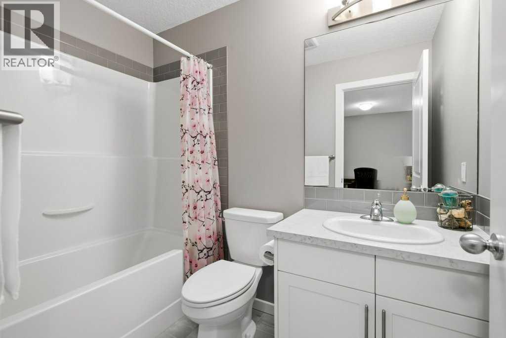 27 Heritage Vista, Cochrane, Alberta  T4C 2N7 - Photo 25 - A2281638