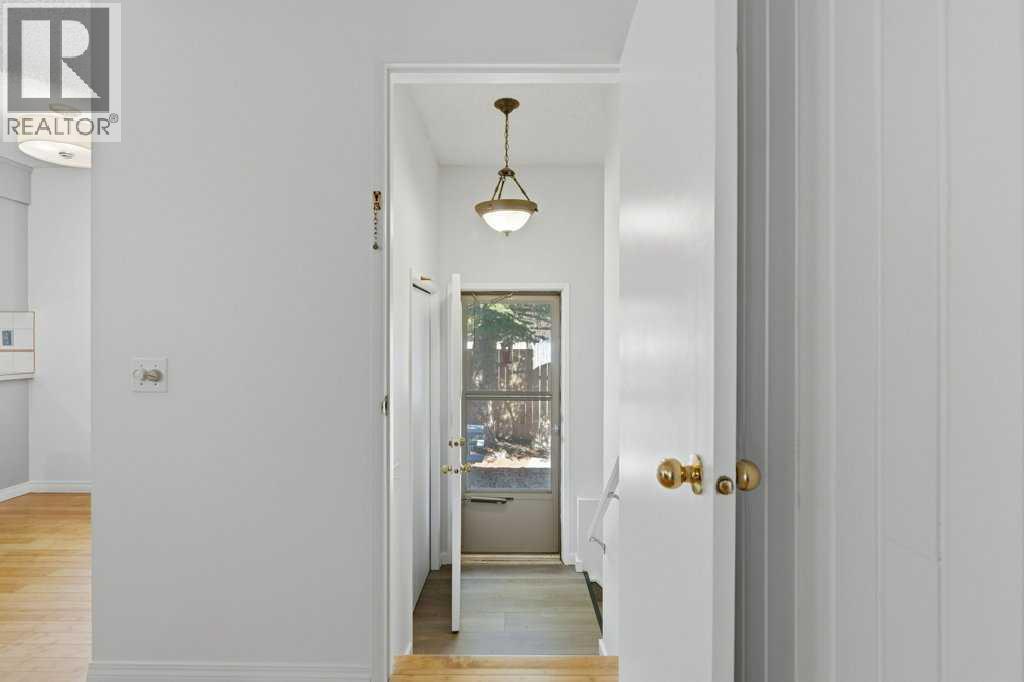 536 Woodhill Place Sw, Calgary, Alberta  T2W 3L5 - Photo 29 - A2299102