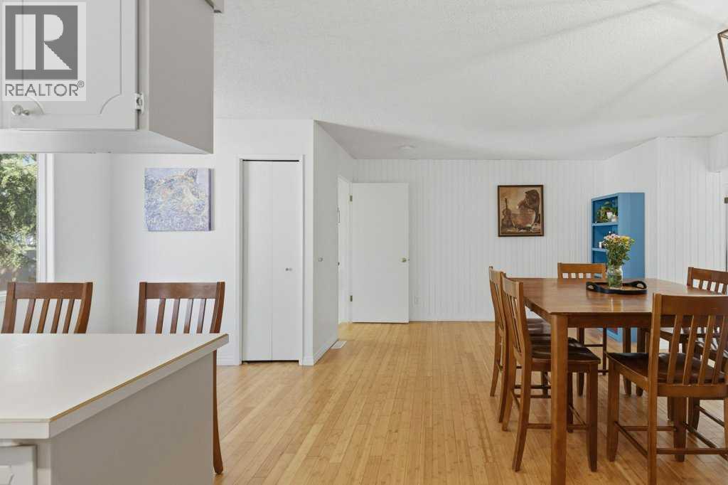 536 Woodhill Place Sw, Calgary, Alberta  T2W 3L5 - Photo 17 - A2299102