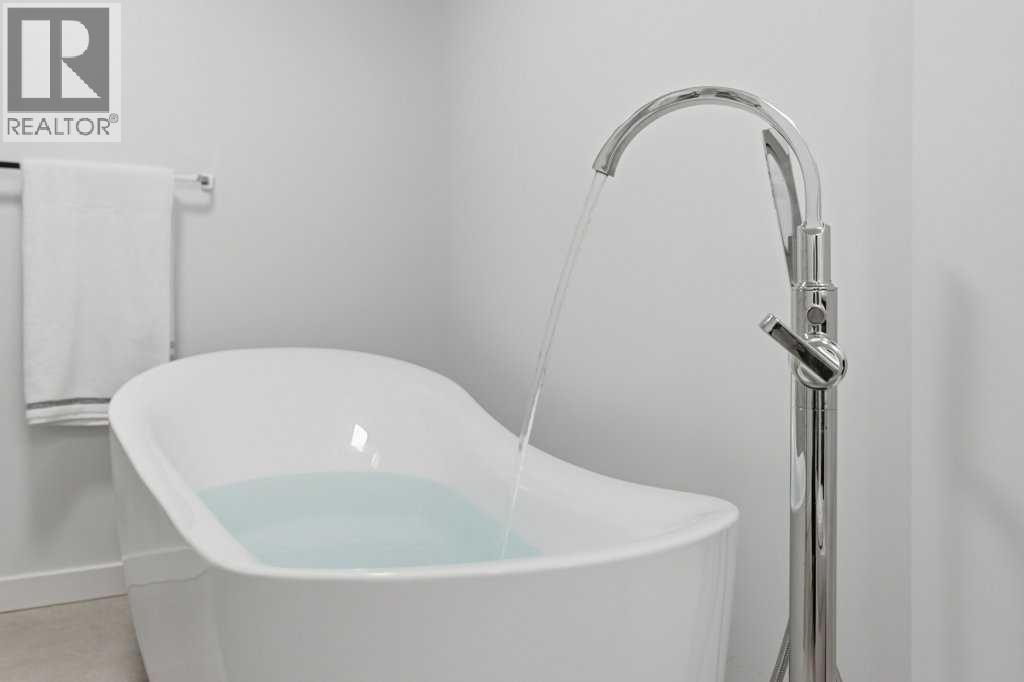 536 Woodhill Place Sw, Calgary, Alberta  T2W 3L5 - Photo 38 - A2299102