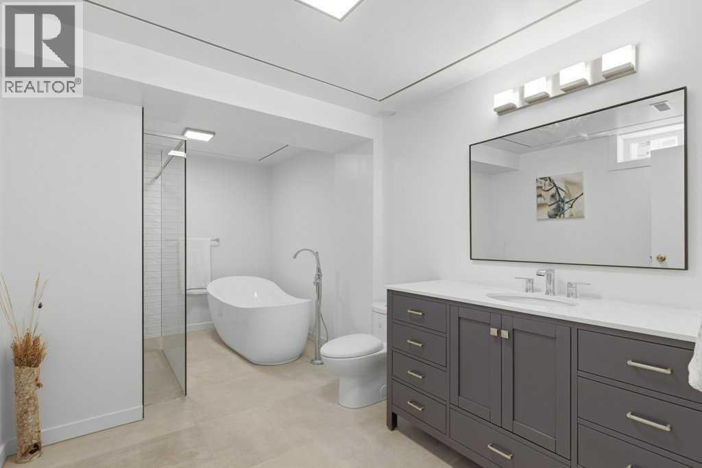 536 Woodhill Place Sw, Calgary, Alberta  T2W 3L5 - Photo 37 - A2299102