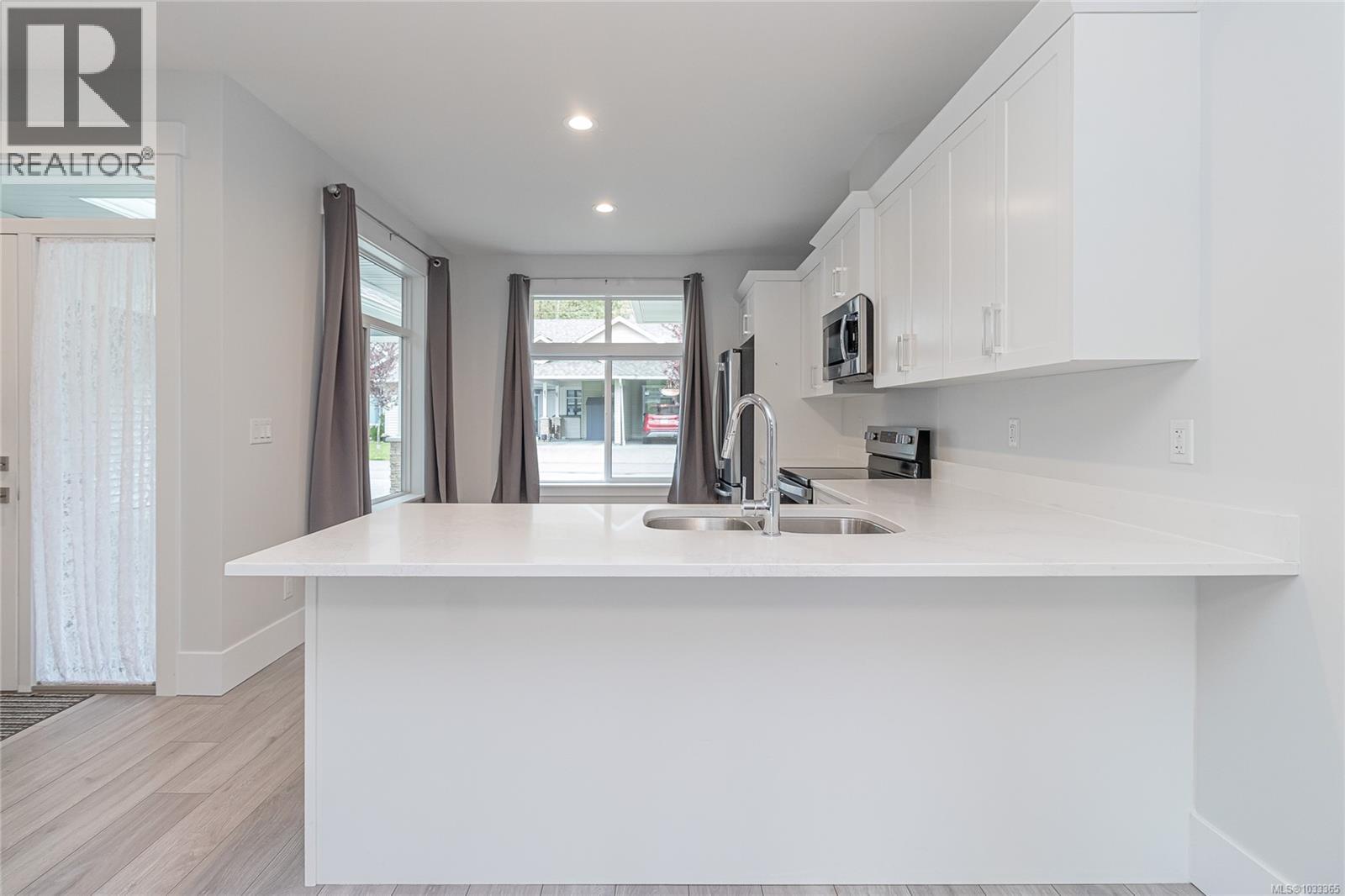 33 300 Grosskleg Way, Lake Cowichan, British Columbia  V0R 2G1 - Photo 13 - 1033365