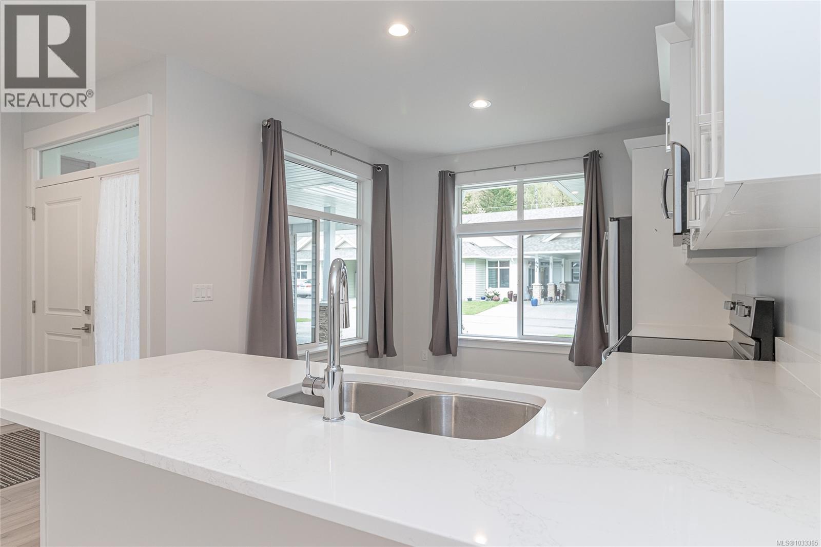 33 300 Grosskleg Way, Lake Cowichan, British Columbia  V0R 2G1 - Photo 14 - 1033365