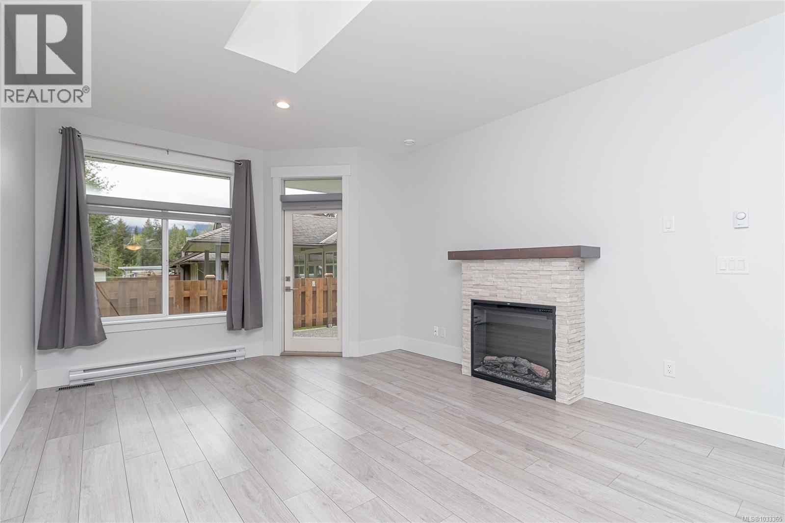 33 300 Grosskleg Way, Lake Cowichan, British Columbia  V0R 2G1 - Photo 6 - 1033365