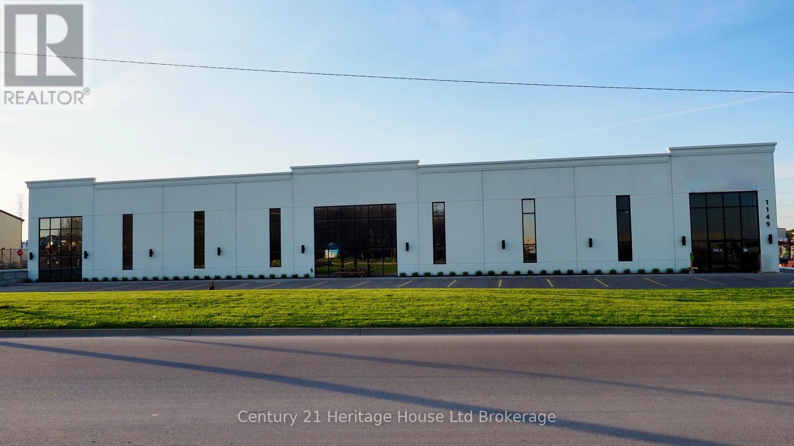 1149 Commerce Way, Woodstock, Ontario  N4V 0A2 - Photo 1 - X13032148