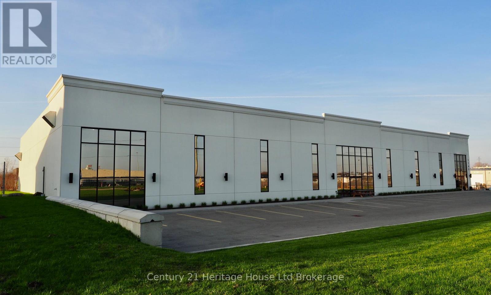 1149 Commerce Way, Woodstock, Ontario  N4V 0A2 - Photo 2 - X13032148