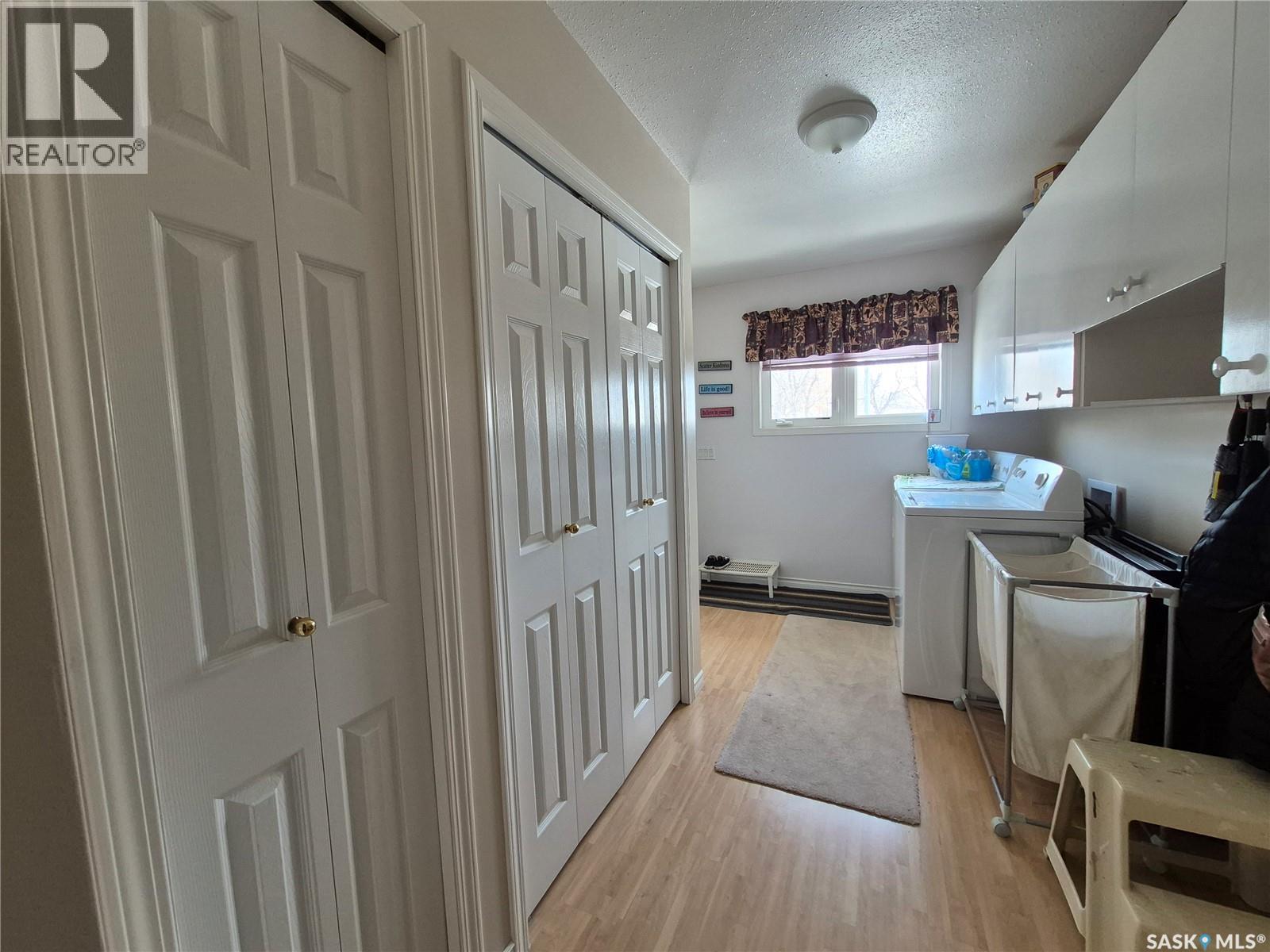 317 2nd Street W, Ponteix, Saskatchewan  S0N 1Z0 - Photo 13 - SK033844