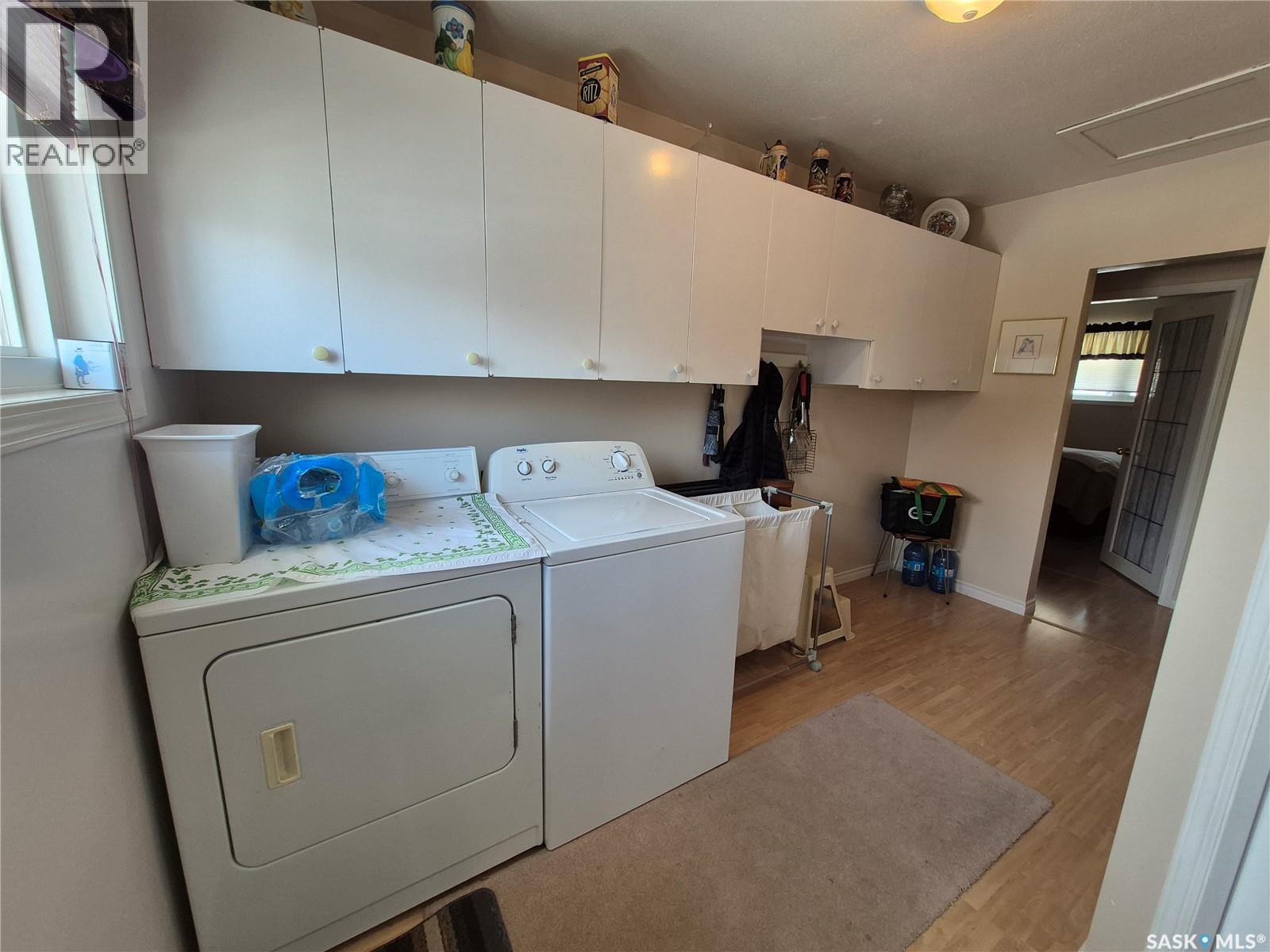 317 2nd Street W, Ponteix, Saskatchewan  S0N 1Z0 - Photo 14 - SK033844