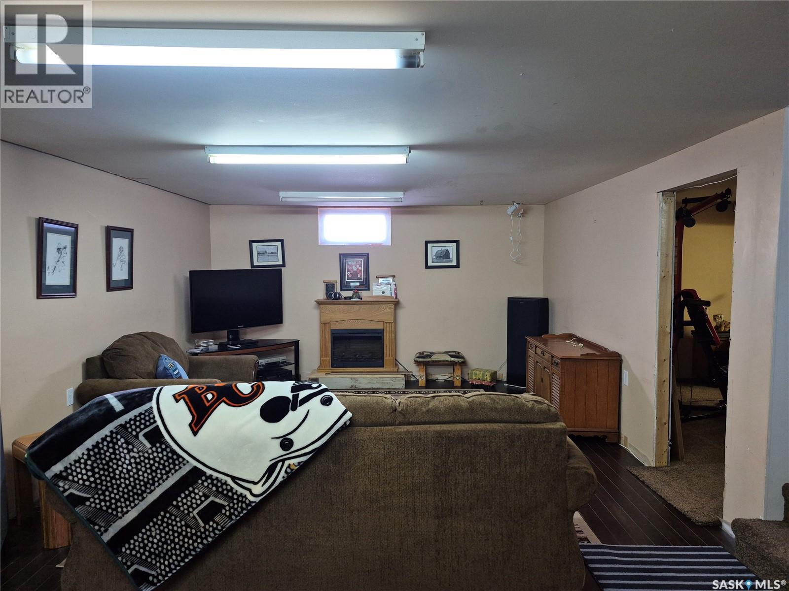 317 2nd Street W, Ponteix, Saskatchewan  S0N 1Z0 - Photo 16 - SK033844