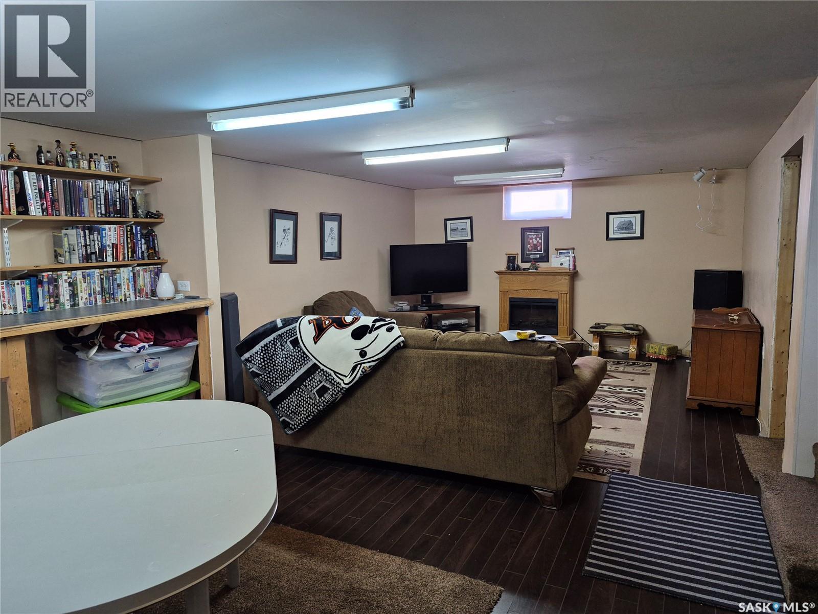 317 2nd Street W, Ponteix, Saskatchewan  S0N 1Z0 - Photo 18 - SK033844