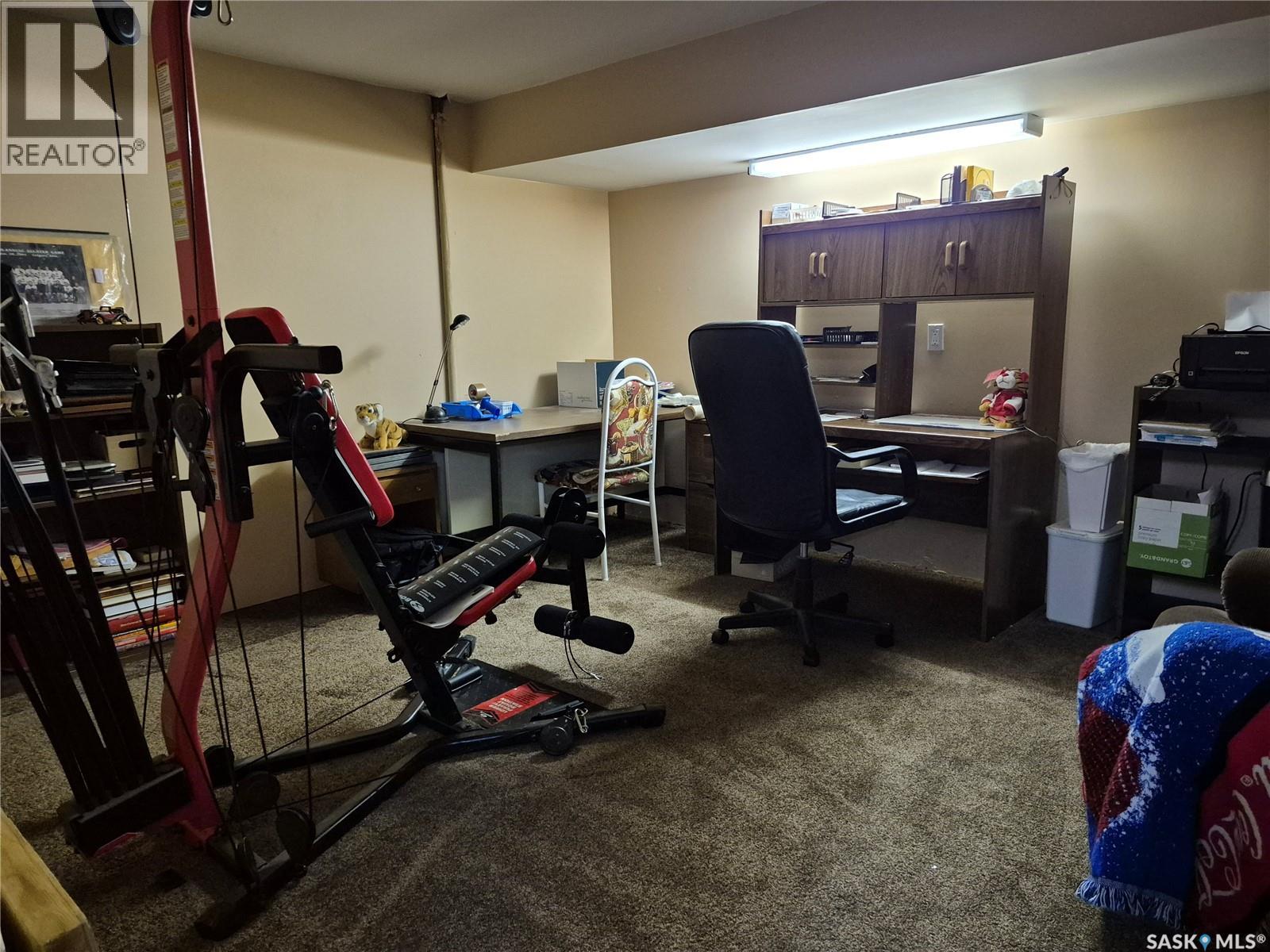 317 2nd Street W, Ponteix, Saskatchewan  S0N 1Z0 - Photo 22 - SK033844