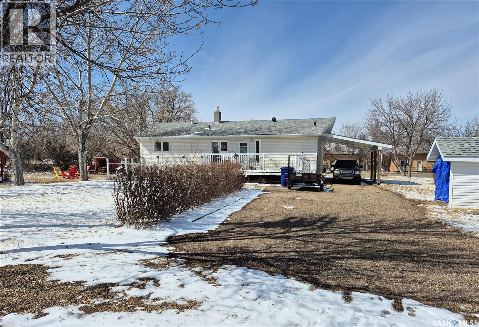 317 2nd Street W, Ponteix, Saskatchewan  S0N 1Z0 - Photo 27 - SK033844