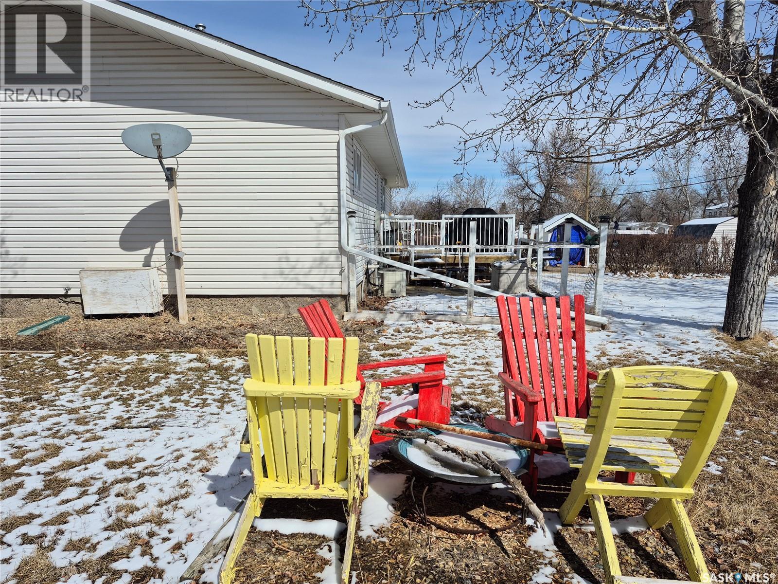 317 2nd Street W, Ponteix, Saskatchewan  S0N 1Z0 - Photo 31 - SK033844