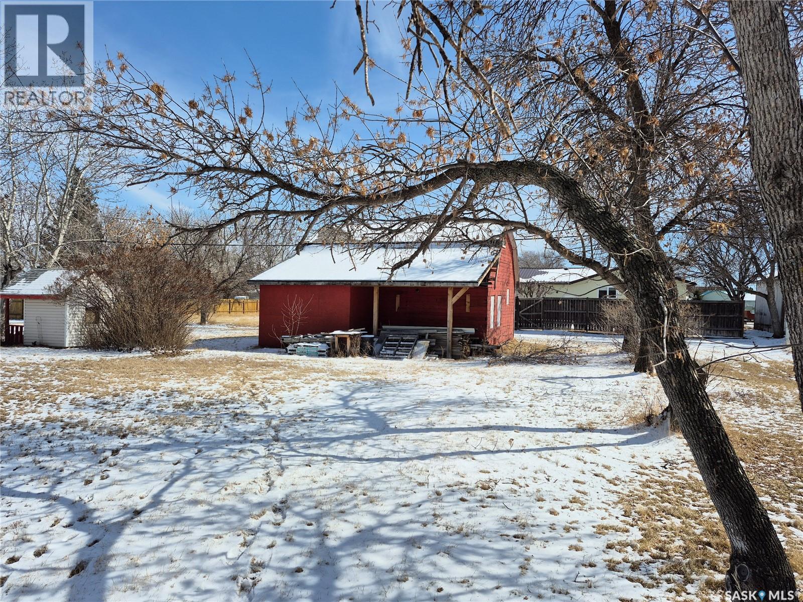 317 2nd Street W, Ponteix, Saskatchewan  S0N 1Z0 - Photo 33 - SK033844