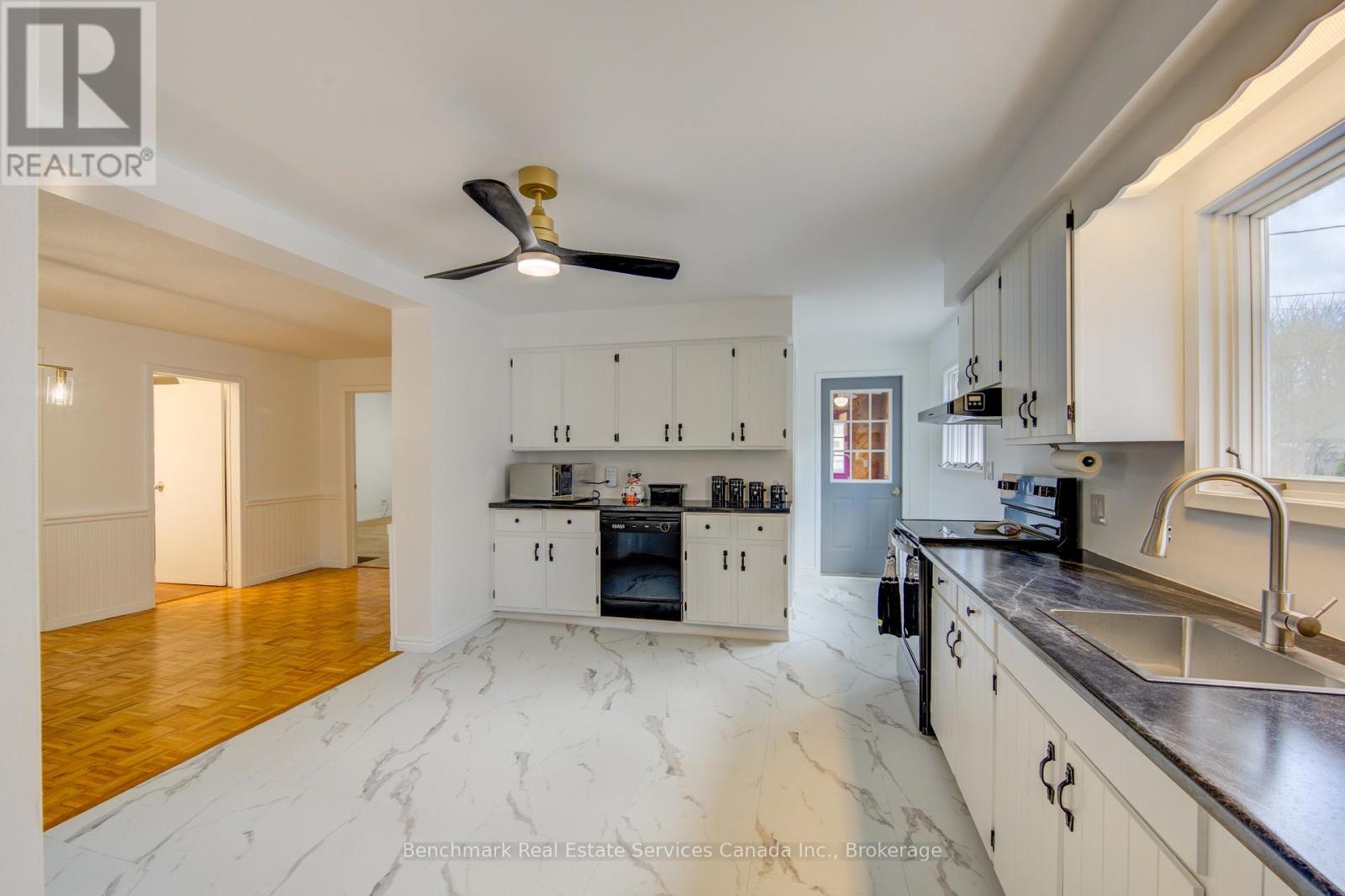 209 Water Street, Lucan Biddulph, Ontario  N0M 2J0 - Photo 8 - X13039092