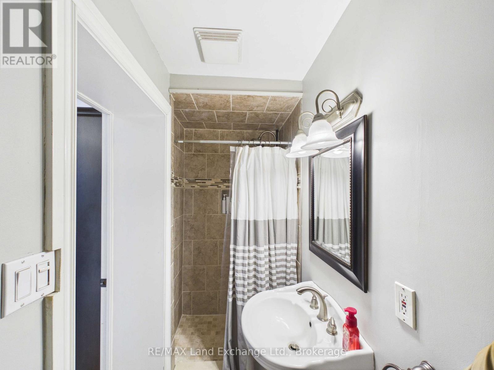 20 Queen Street, Huron-Kinloss, Ontario  N0G 2R0 - Photo 22 - X13039106