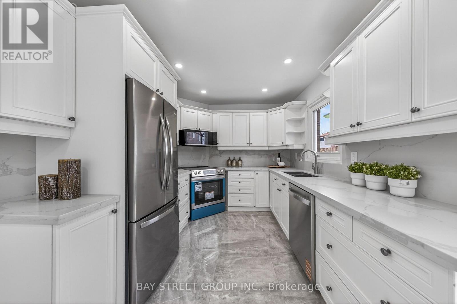 33 Winborne Drive, Vaughan, Ontario  L4J 2R8 - Photo 10 - N13039024