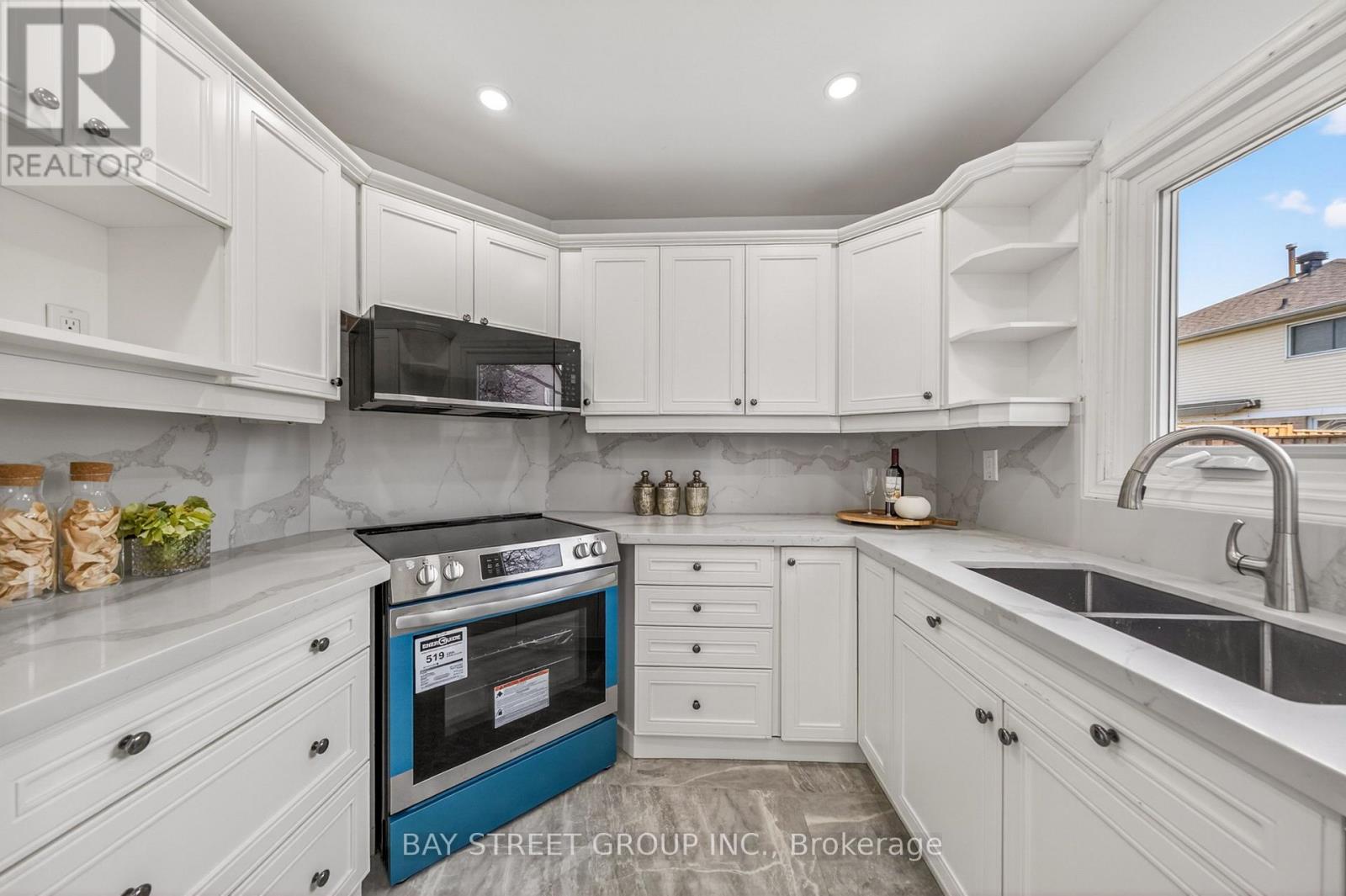 33 Winborne Drive, Vaughan, Ontario  L4J 2R8 - Photo 11 - N13039024