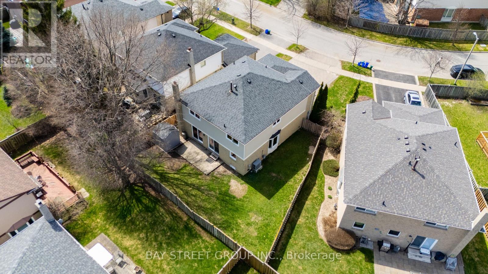 33 Winborne Drive, Vaughan, Ontario  L4J 2R8 - Photo 2 - N13039024